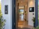 KNX Türsprechanlage mit Touchpanel, Lichtsteuerung und automatischer Beschattung im Einfamilienhaus